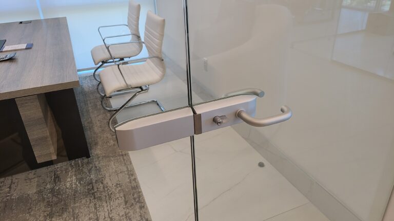 Swing Hardware